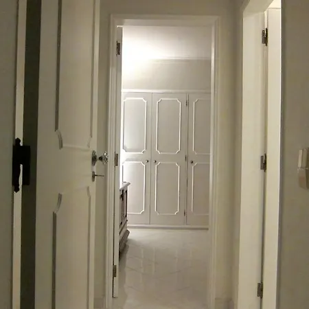 Paul Harris Apartment