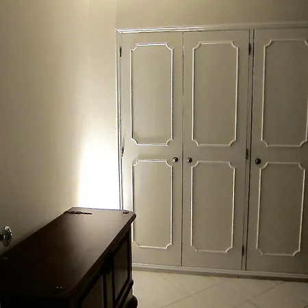 Апартаменты Paul Harris Картейра